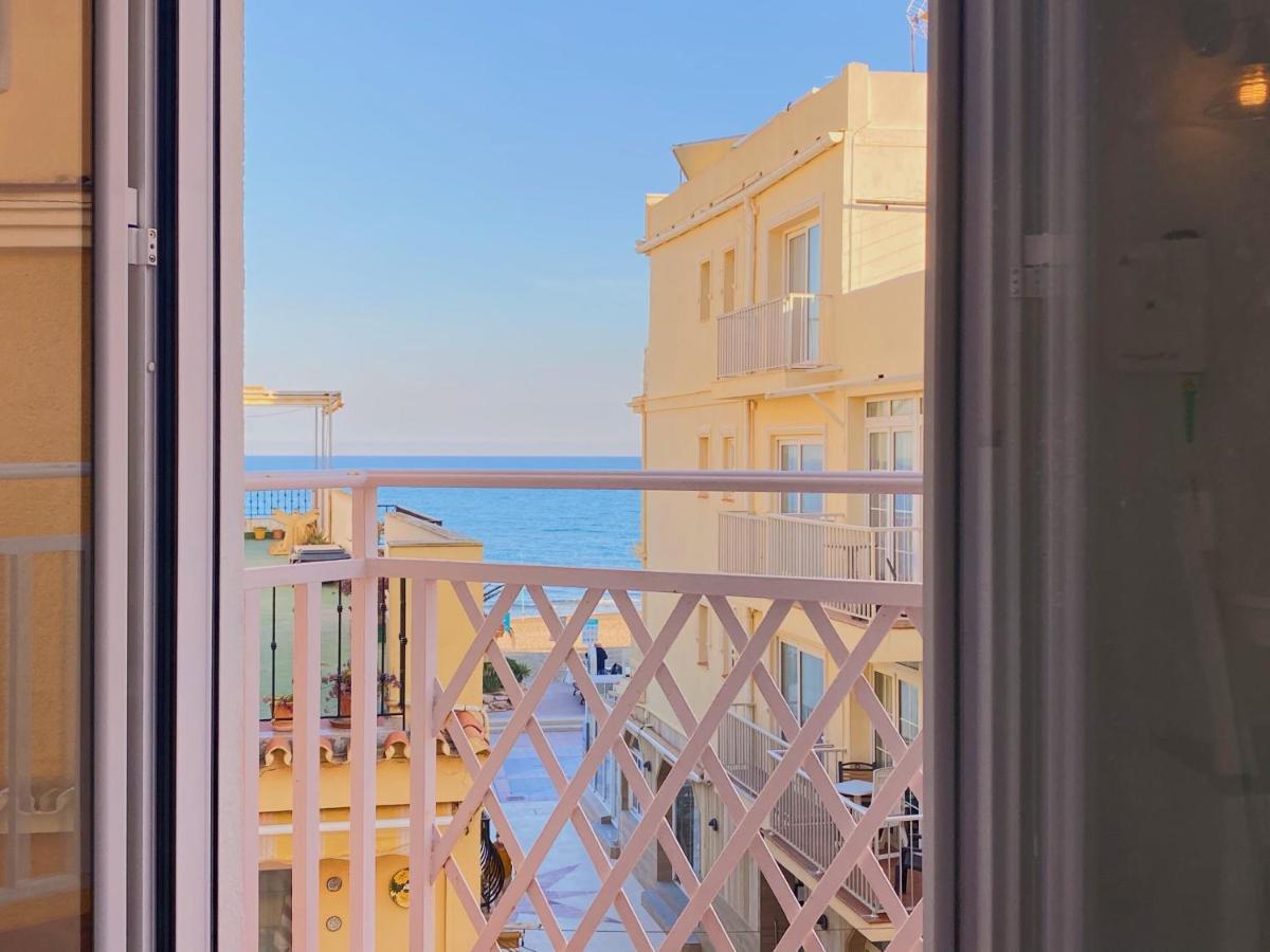 Alojamiento En La Carihuela-Costa Del Sol トレモリノス エクステリア 写真